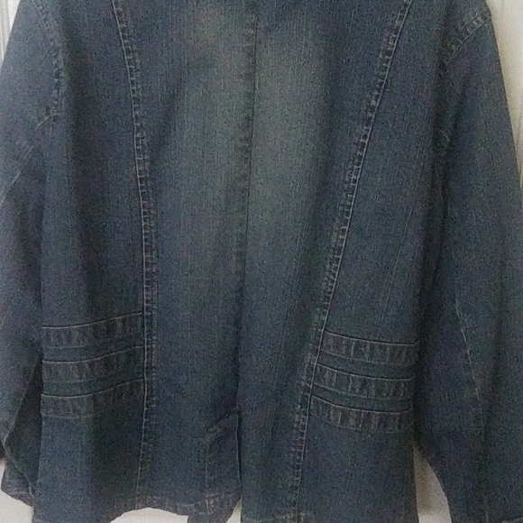 Jacket - Picture 4 of 4